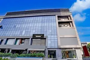 Super Townhouse PBG Mall Vashi - Nerul