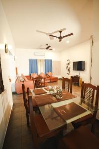 VILLA M - SOLITUDE 3 Candolim GOA 3BHK, Free BREAKFAST, Pool Facing, Near Beach, Free Wifi and Prime Location