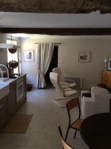 Maisons de vacances charmant gite LE PETIT LOGIS : photos des chambres