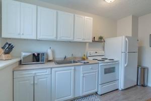 University Suite "B"