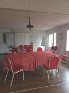 Hotels Brit Hotel Confort Nancy Luneville : photos des chambres