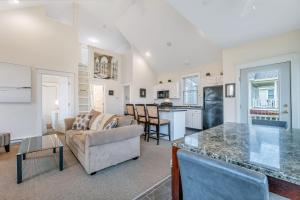 The Meadowlark - 115 Butternut