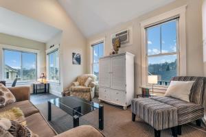 The Meadowlark - 115 Butternut