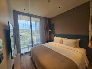 Modern apartment Layan Beach