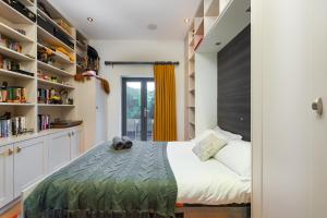 Unique Luxury 3BR Home in the heart of central london, moments away from the vibrant Brick Lane, Shoreditch and London Liverpool Street