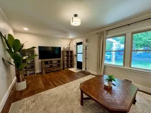 Campus Den On Poplar St - Muncie