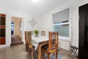 Unique! 5BR in Queen Street