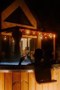 Osada pod Gwiazdami Łasko & SPA - Family ogrodzony dom, kominek, grill, ognisko, KAJAKI, Plaża, JEZIORA, opcja prywatnego JACUZZI