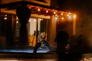 Osada pod Gwiazdami Łasko & SPA - Family ogrodzony dom, kominek, grill, ognisko, KAJAKI, Plaża, JEZIORA, opcja prywatnego JACUZZI