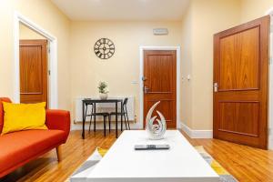 Cozy Modern Flat Walsall Town Centre with Wi-Fi