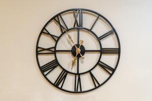 Cozy Modern Flat Walsall Town Centre with Wi-Fi