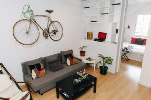 Cosy Apartment near Feira da Ladra