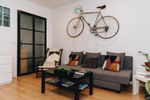 Cosy Apartment near Feira da Ladra