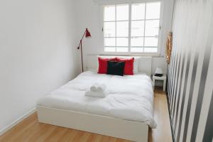 Cosy Apartment near Feira da Ladra