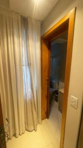 Apt todo reformado, 180m da praia região central BC