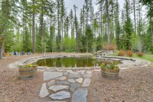 Enchanting Glacier Park Getaway by Flathead Lake!