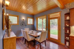 Enchanting Glacier Park Getaway by Flathead Lake!