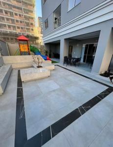 Apartamento novíssimo, perto do mar