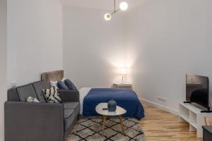 Modern Studio next to JRT