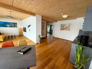 Alpenapart Singer - contactless check-in