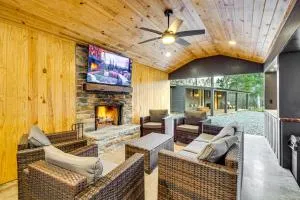 Fire Pits and Gazebo Lakefront Escape in Terry! - Terry