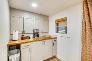 Fire Pits and Gazebo Lakefront Escape in Terry!