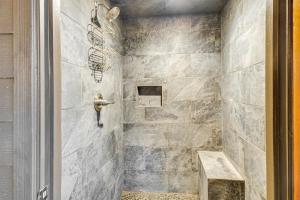 Fire Pits and Gazebo Lakefront Escape in Terry!