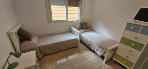 Casa familiar con doble patio, cochera, fácil acceso en el centro de Escobar