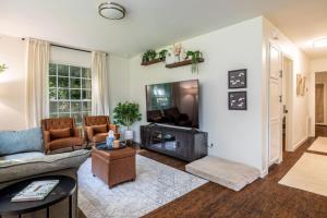 Comfy Duplex w 2 Kings Sofa Bed