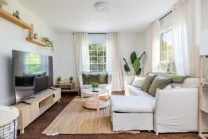 Cozy Duplex w King Bed 2 Full - Alcoa