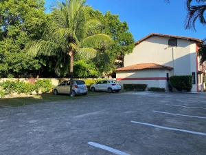 AP33 a 100m da Praia de Taperapuã, Apartamento Aconchegante de 2 Quartos para Até 4 Pessoas!