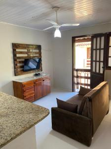 AP33 a 100m da Praia de Taperapuã, Apartamento Aconchegante de 2 Quartos para Até 4 Pessoas!