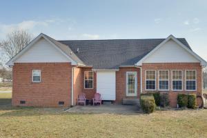 Family-Friendly Home on Large Plot in Lebanon