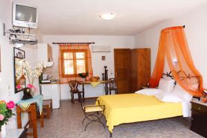 Artemis Bungalows Skopelos Greece