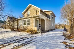 1 Mi to Downtown Welcoming Winona Duplex - Minneiska