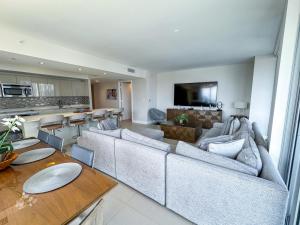 Luxury 3 bedroom condo with pool