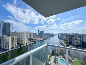 Luxury 3 bedroom condo with pool
