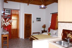 Artemis Bungalows Skopelos Greece