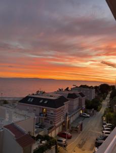 Dora Sunset Sea View Apartment with Balcony