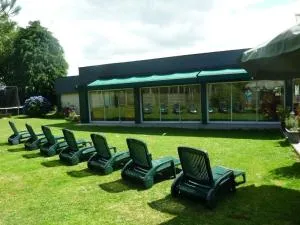 Country home with indoor pool 20 pers - Malguénac