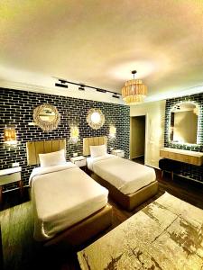 Luxury Flat Pyramidsview