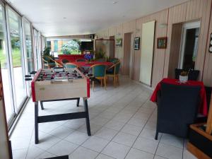 Country home with indoor pool 20 pers