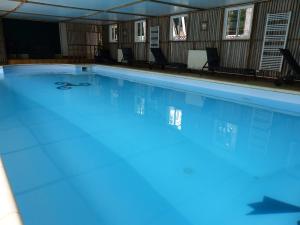 Maisons de vacances Country home with indoor pool 20 pers : photos des chambres