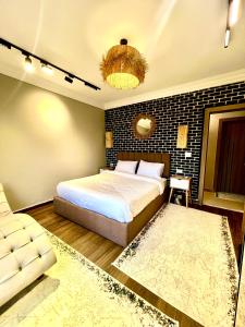 Luxury Flat Pyramidsview