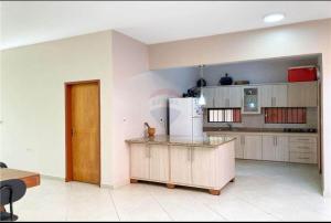 Casa en el centro de Encarnacion con tres habitaciones