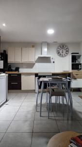Maisons de vacances Maison entiere paisible : photos des chambres