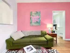Marilyn's Pink Pony Bungalow - Sleeps 12! - Stuart