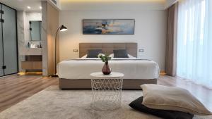 CC LUX Suites in Piraeus Port