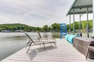 Fire Pit and Dock Lake of the Ozarks Retreat! - Roach