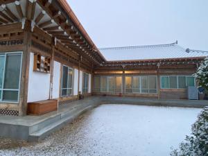 Verbena Hanok